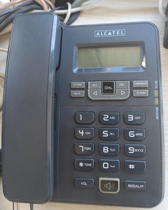 Bu Telefonları Kullanamıyı Bilen Var Mı?