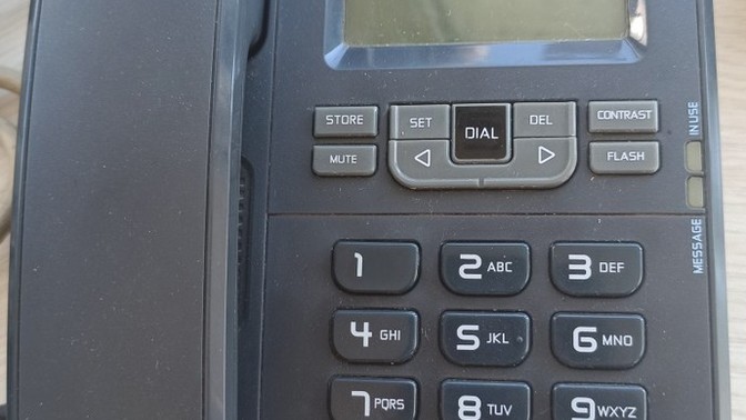 Bu Telefonları Kullanamıyı Bilen Var Mı?