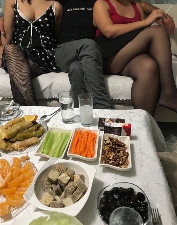3 saattir wpye girmiyor ne yapıyordur ya?