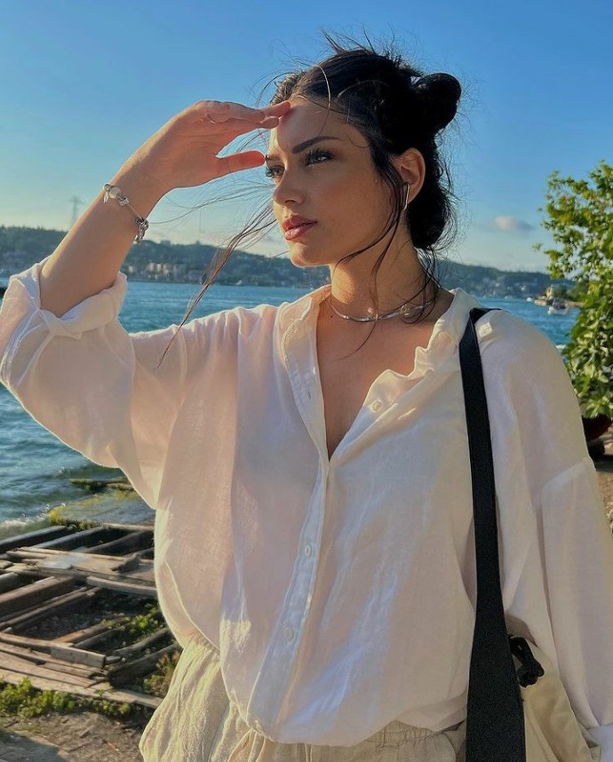 Esmer kızlar çok güzel değil mi?