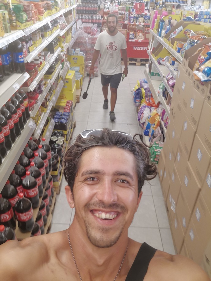 Turizm işinde çalışıyorum. Siz çalıştığınız işten memnun musunuz?
