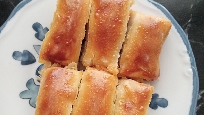Teyzeniz saatlerdir hamur yazıyor hamur işi sevenler kimler çay yapacak yok mu?