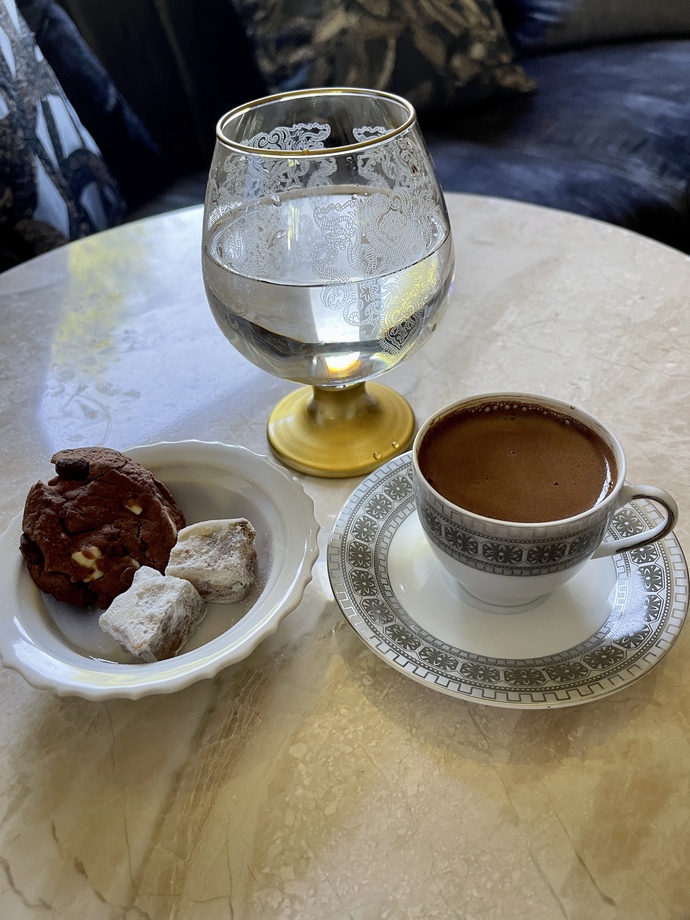 Kahvenizi sade mi, orta şekerli mi, çok şekerli?