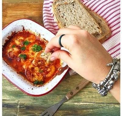 Dışarıda yemeğinize ekmek banar mısınız?