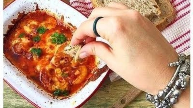 Dışarıda yemeğinize ekmek banar mısınız?