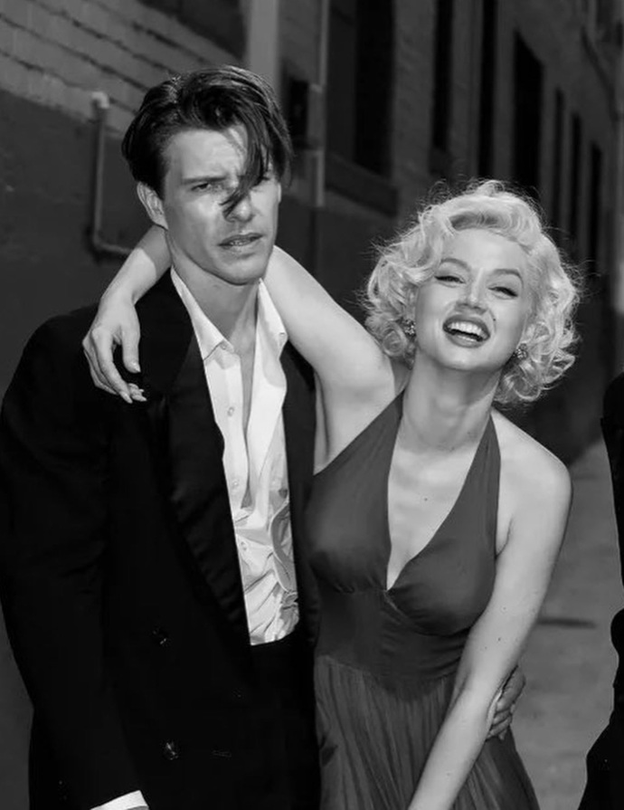 Ana De Armas, Marilyn Monroeyu canlandıracağı Blonde filminden yeni kareler paylaştı! Sizce Marilyn Monroeya benzemiş mi?