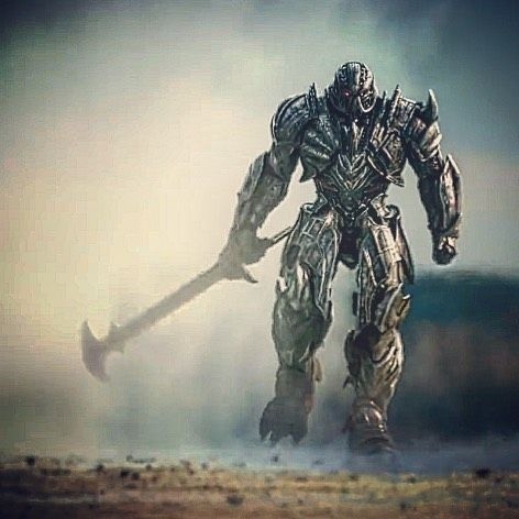 Sizce hangi Transformers karakterinin tasarımı daha güzel?