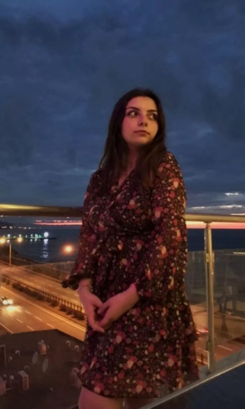 Benim gibi çiçekli elbiseler giymeyi seven var mı?