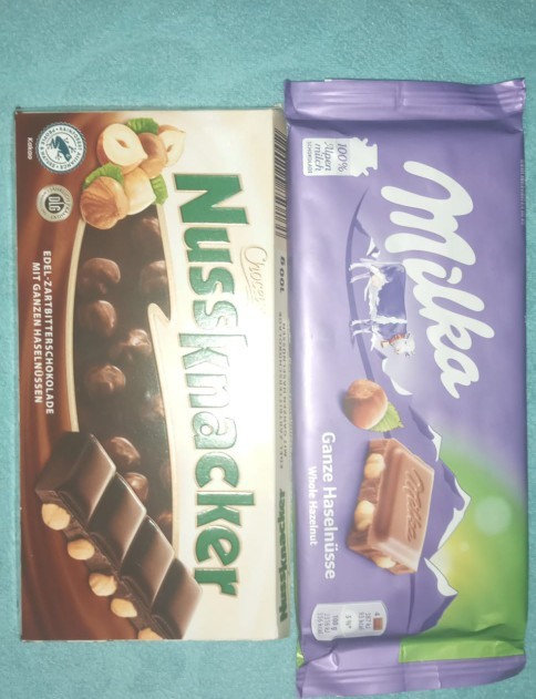 Az sonra yemeye başlayacak olduğum çikolata mısınız değil misiniz bilmek ister misiniz?
