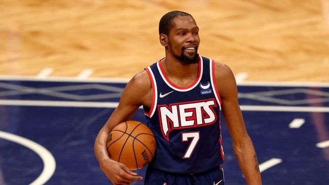 Adı takas dedikodularına karışan Kevin Durant sizce hangi takıma gidecek?
