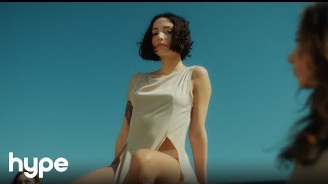 Zeynep Bastık'ın "Ara" şarkısı "Paro" şarkısından uyarlandı. Sizce olmuş mu?