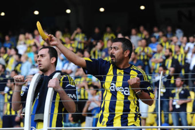 Fenerbahçe, Putin sloganı ile ilgili açıklama yaptı, samimi buldunuz mu?