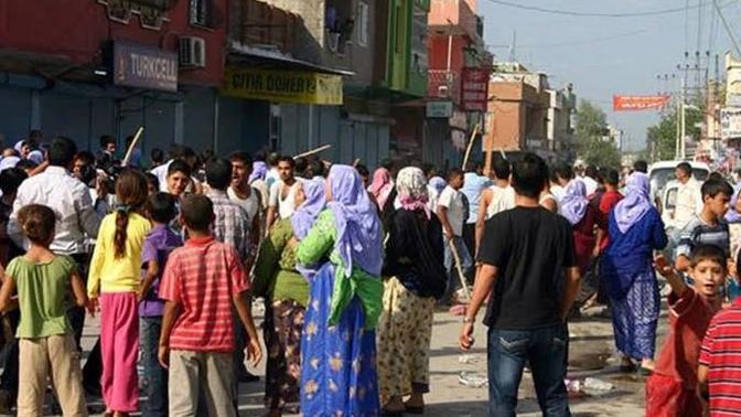 Sokakta çocuklar arasında çıkan tartışmaları biz ebeveynler olarak nasıl tatlıya bağlamalıyız?