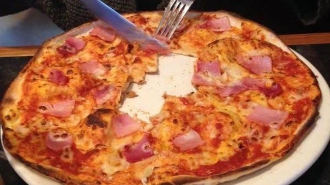 Pizza çatalla yenir mi?