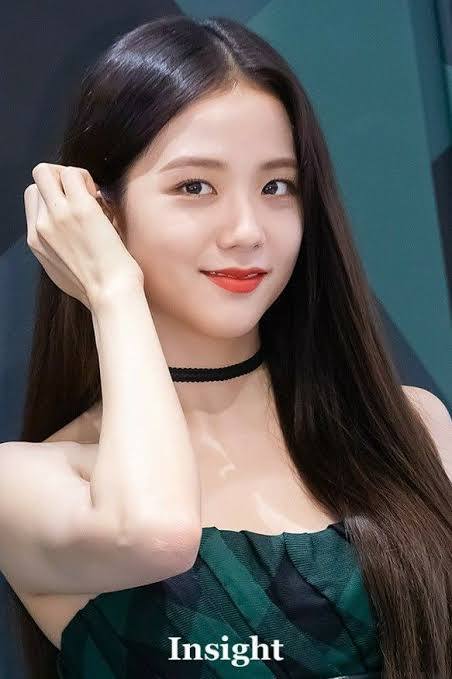 Devrim Özkan mı daha güzel Kim Jisoo mu?