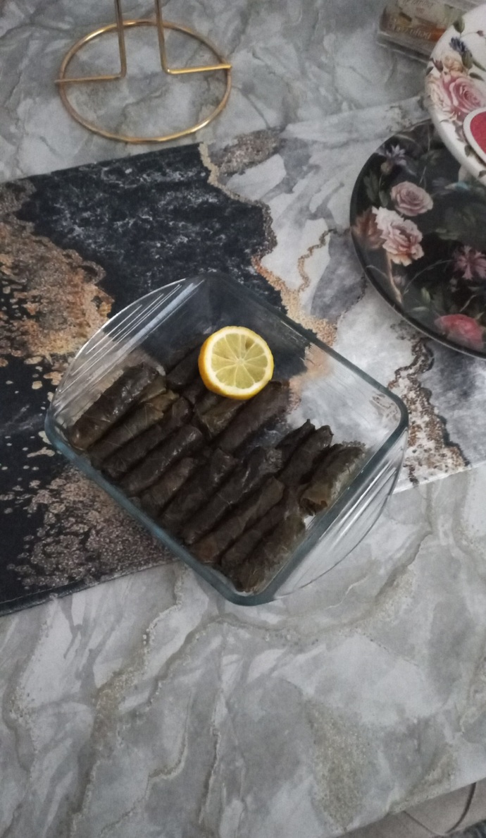 Yaprak sarması dediğin etli mi olur, etsiz mi?