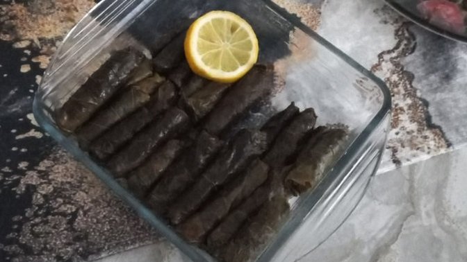 Yaprak sarması dediğin etli mi olur, etsiz mi?
