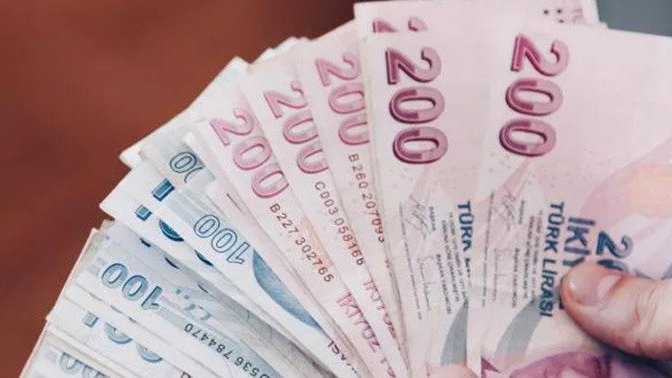 Yeni açlık sınırı 6 bin 840 lira. Asgari ücretliler veya ona yakın maaş alanlar geçinebiliyor musunuz?