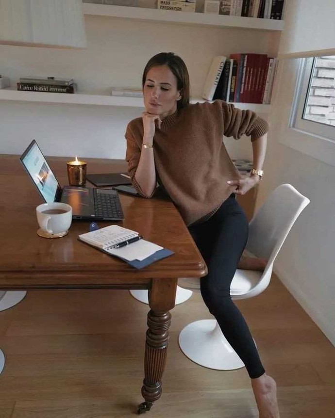 Hala kadınların selam, merhaba mesajıyla düştüğünü sanan erkekler var mı?