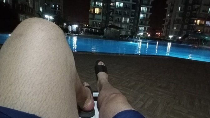 Yaz aylarında ne sıklıkla denize ya da  havuza girersiniz? Ne kadar zaman geçirirsiniz?