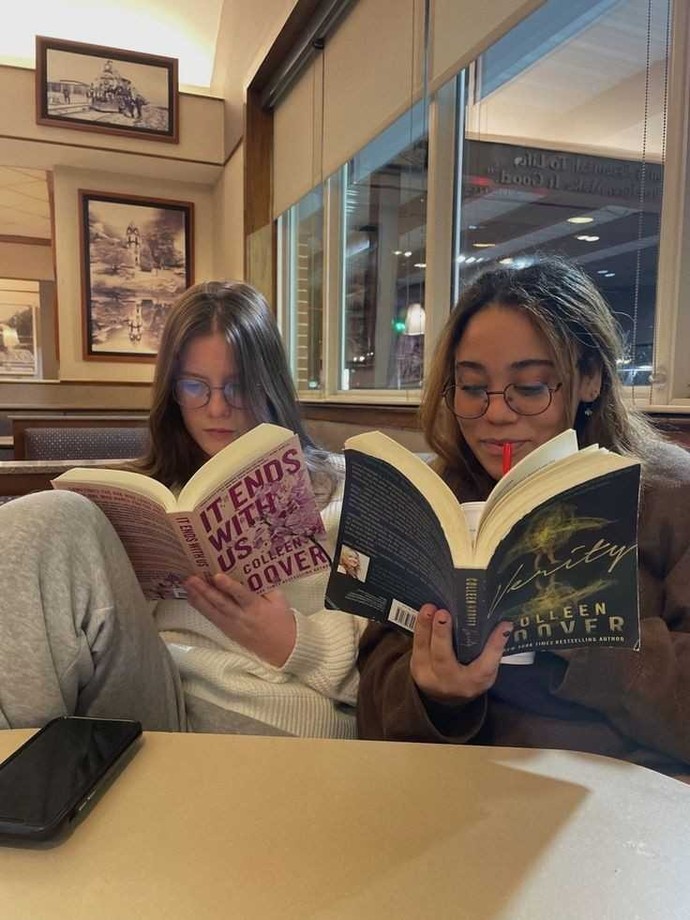 Biriyle sadece kitap arkadaşı olunur mu?