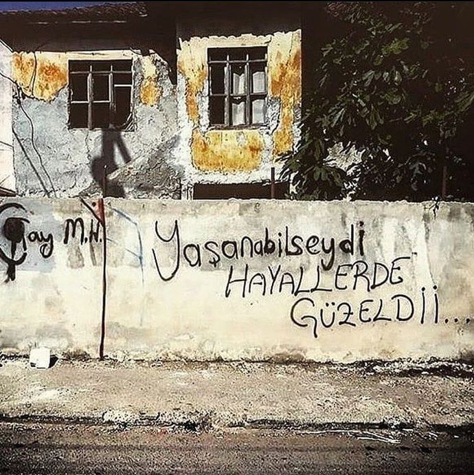 Öperek uyandıran bir sevgili hayal midir?