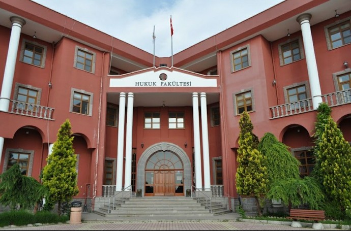 1 senede hukuk kazanılır mı?