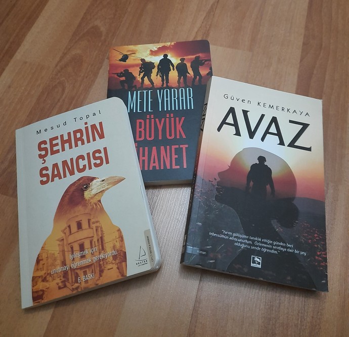Yeni kitaplar aldımm🥳 İçlerinden okuduğunuz var mı 🌸?