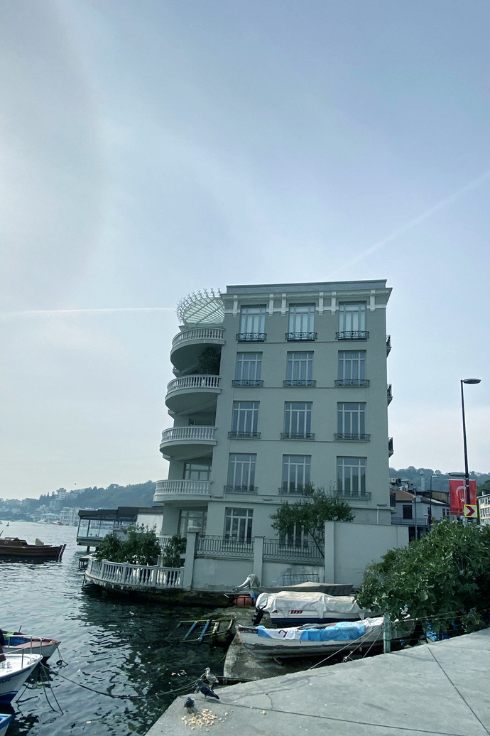 Bebekte 1 milyar 150 milyona satışa sunulan binanın metrekare fiyatı 1.150.000 TL. 1 metrekare almak için kaç ay çalışman lazım?