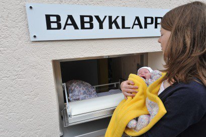 “İstenmeyen Bebek Kutuları” uygulaması hakkında ne düşünüyorsunuz?