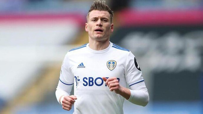 Fenerbahçe sol bek arayışına Alioski ile son verdi. Aranan kan mı?