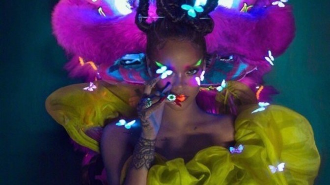 Rihanna kıyafet koleksiyonu çıkardı, sizce tutar mı?