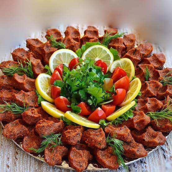 Çiğ köfte seven var mı?