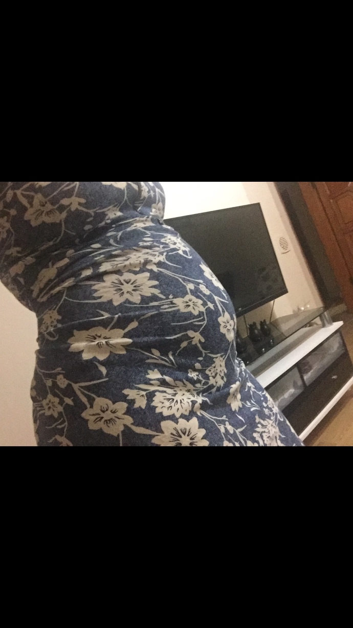 Karnıma bakar mısınız? Sizce hamile miyim?