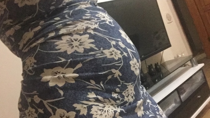 Karnıma bakar mısınız? Sizce hamile miyim?