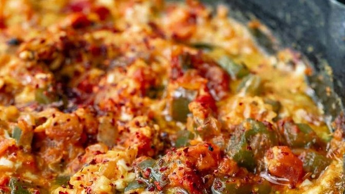 Menemen acılı mı, acısız mı olmalı?