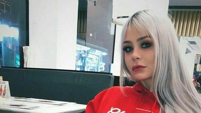 Gri saç rengi her tene gider mi?