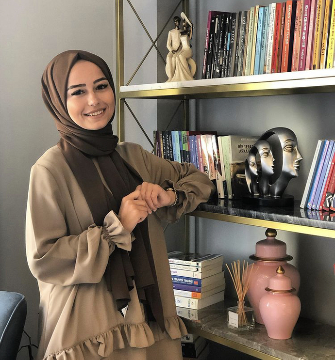 Psikolog İrem Oturaklıoglunu başarılı ve güzel buluyor musunuz?