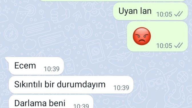Yakın arkadaşım sürekli bu şekil beni azarlıyor, sizce arkadaşlığı bitirmeli miyim?