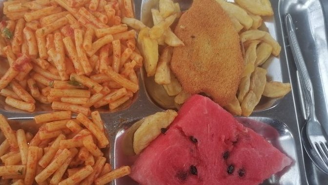 Öğlen yemeğim güzel mi 😔?