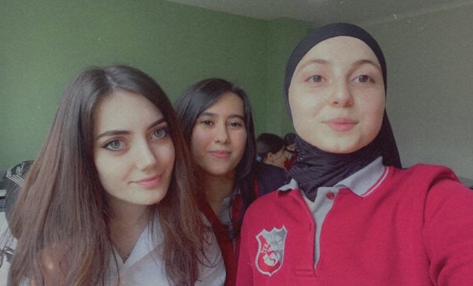 Öğrencilerim bana 16 yaş veriyor. Sizce aşırı abartmıyorlar mı🤦🏼‍♀️?