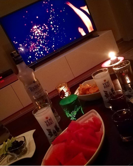 Bugün kime içiyoruz😊?