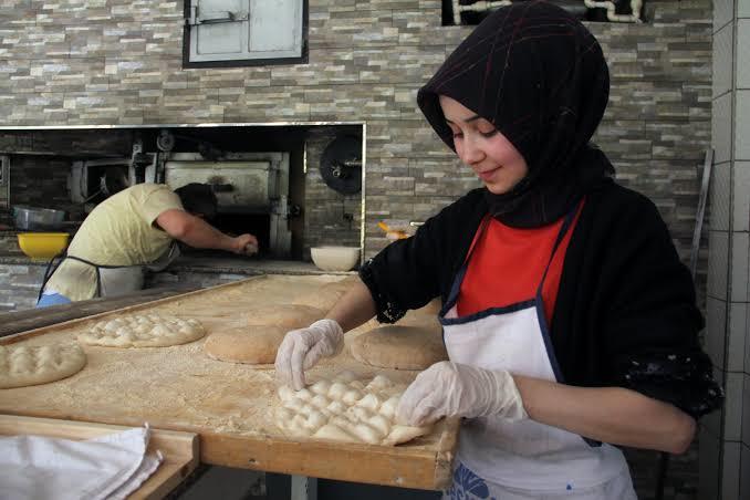 18 yaşındayım, bu sabah ilk defa çalışmaya başladım! Zaman çabuk geçer mi?