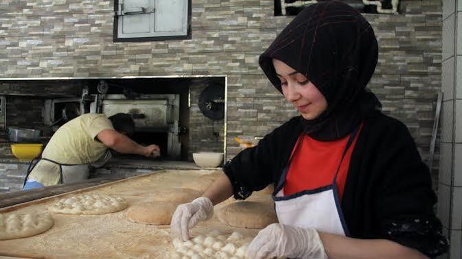 18 yaşındayım, bu sabah ilk defa çalışmaya başladım! Zaman çabuk geçer mi?