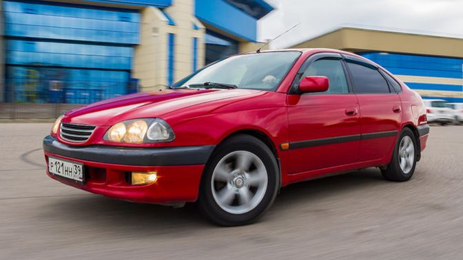 Araba alacağım. Toyota Avensis 98 model nasıl araba, alınır mı?