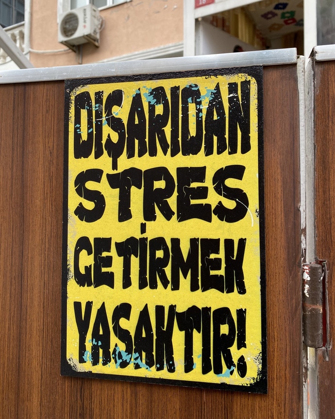 Girdiğiniz ortamda sinir stresinizi belli eder misiniz?