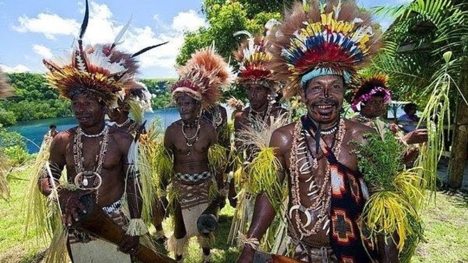 Bu abilerimizin 1 birim parası, bizim 5 birim paramız ediyor. Afrika'ya mı göç etsek?
