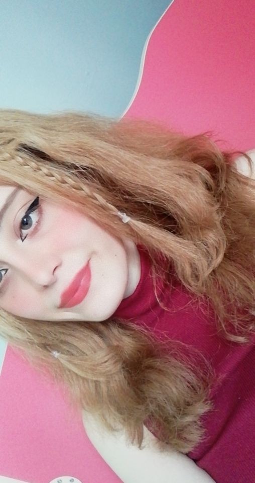 Sizce bana turuncu saç mı yoksa sarı mı daha çok yakışıyor?