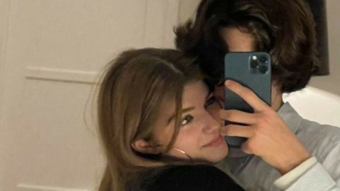 Sevgiliniz Instagram hesabını açık kullanıyorsa altında bir şey arar mısınız?