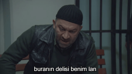 Mesut komserden bir sahne bu arada bir türlü baş komiser olmadı abi bu adamın hakkını yiyorlar dizide öyle değil mi?